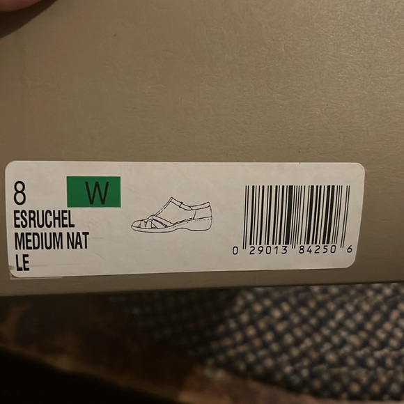 Women’s brown flats with strap - Picture 4 of 5